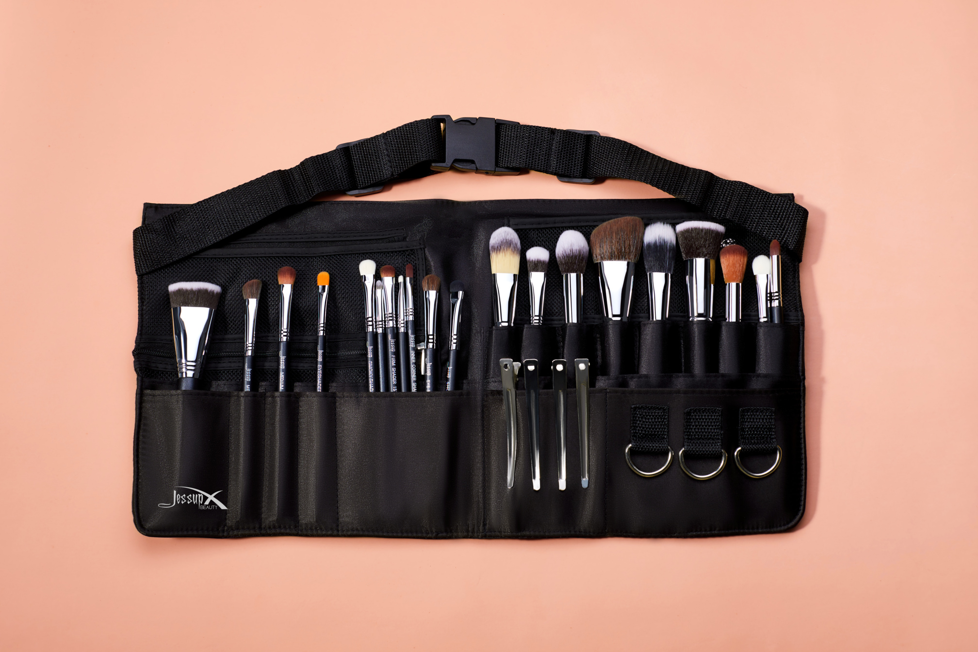 bag-1-with-brushes-standard-scale-0_30x